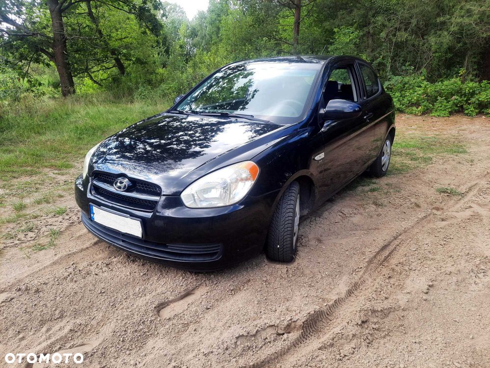 Hyundai Accent - 2