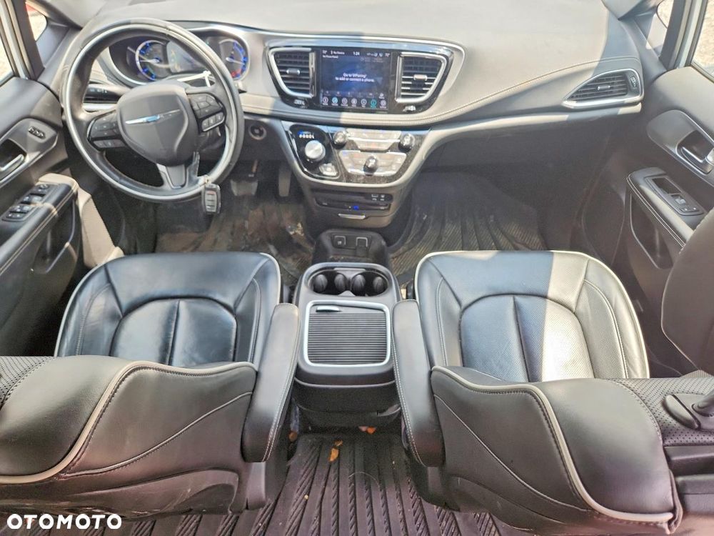 Chrysler Pacifica - 8