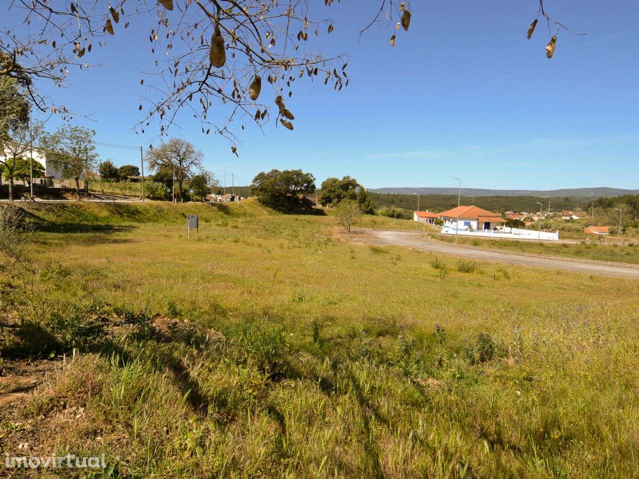 Terreno destinado à construção de Moradia - Grande imagem: 2/9