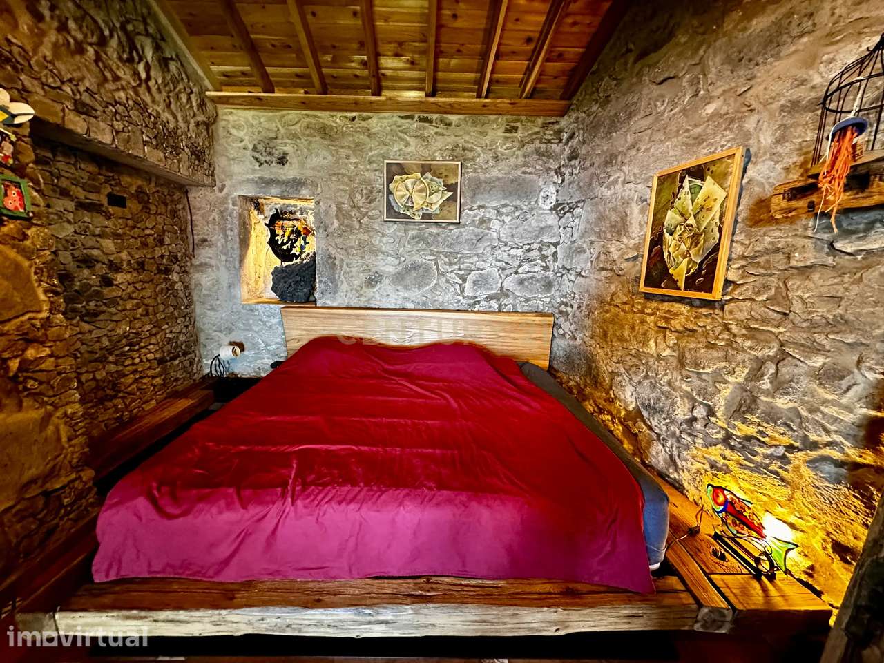 Casa de pedra singular com estética industrial. - Grande imagem: 5/11