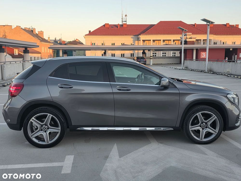 Mercedes-Benz GLA 200 7G-DCT AMG Line - 6