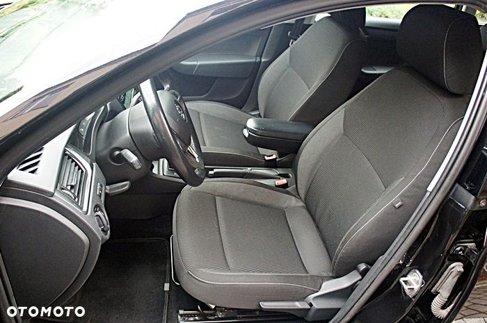 Skoda RAPID 1.6 TDI DSG Ambition - 15