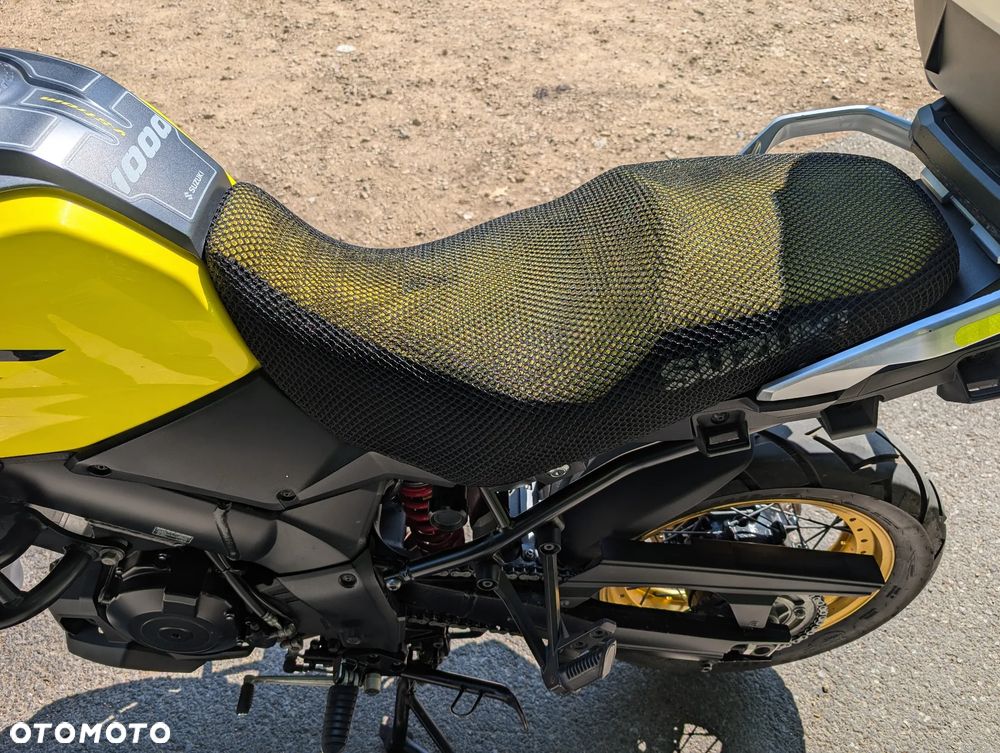 Suzuki V-STROM - 10