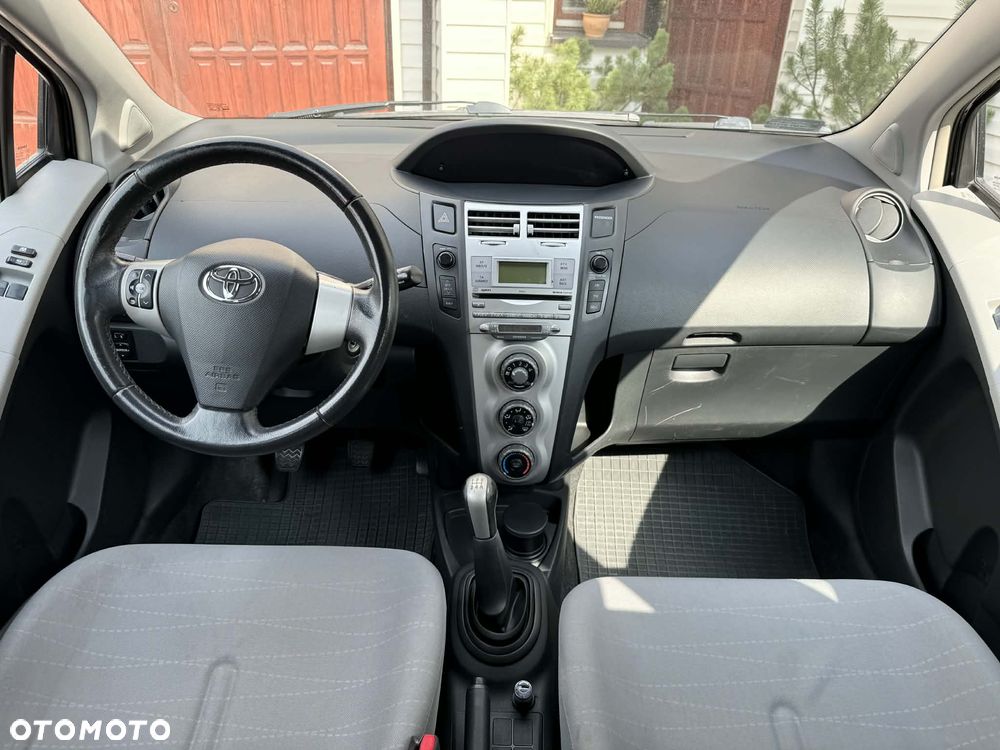 Toyota Yaris - 7