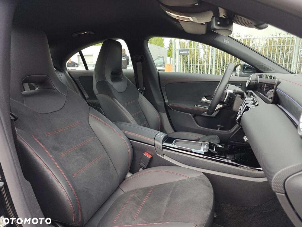 Mercedes-Benz CLA - 15