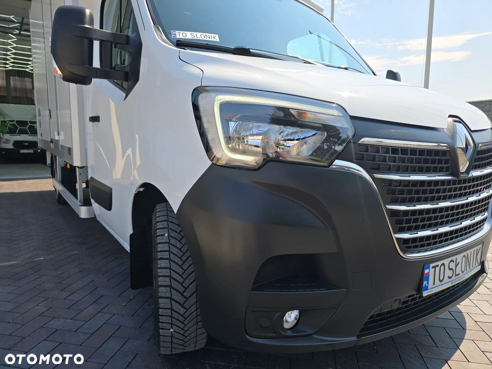 Renault MASTER KONTENER 8 PALET Dłu-4,31cm  Sze-2,11cm  Wys-2,26cm WZMOCNIONE TYLNE ZAWIESZENIE SILNIK 2.3 164KM 144 Tyś Km SERWIS DO OSTATNIEGO Km SALON POLSKA BOGATA OPCJA WYPOSAŻENIA LEDY HALOGENY TEMPOMAT FOTEL KIEROWCY PNEŁMATYCZNY KLIMATYZACJA NOWE OPONY MICHELIN - 39