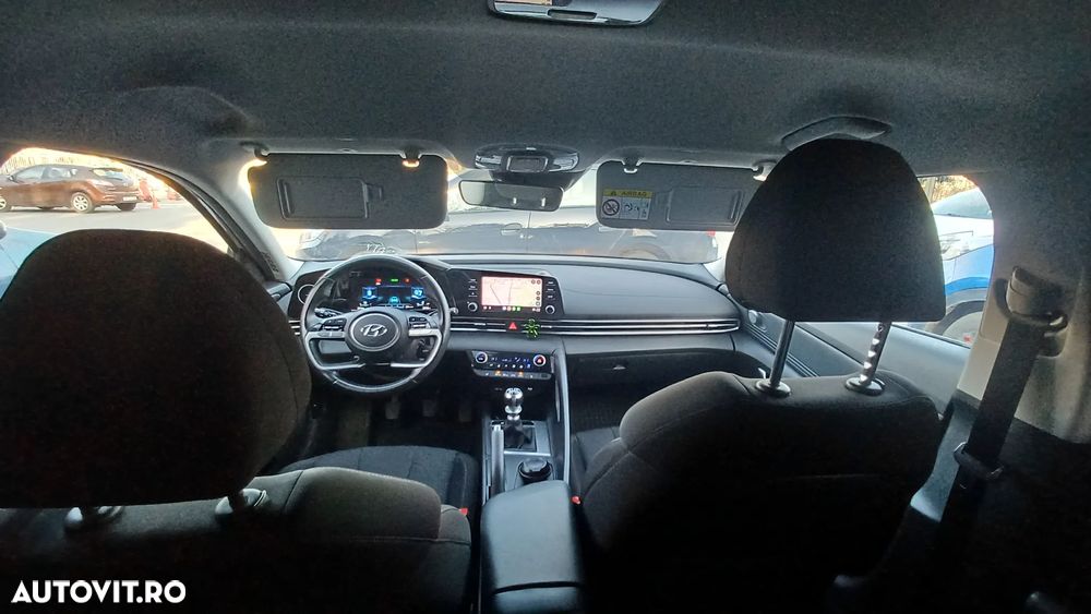 Hyundai Elantra 1.6 l 123 CP 6MT Highway - 10