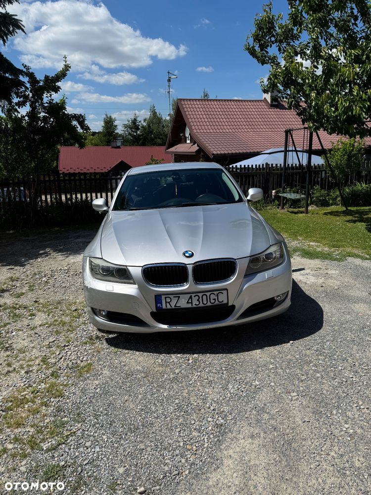 BMW Seria 3 318i - 1