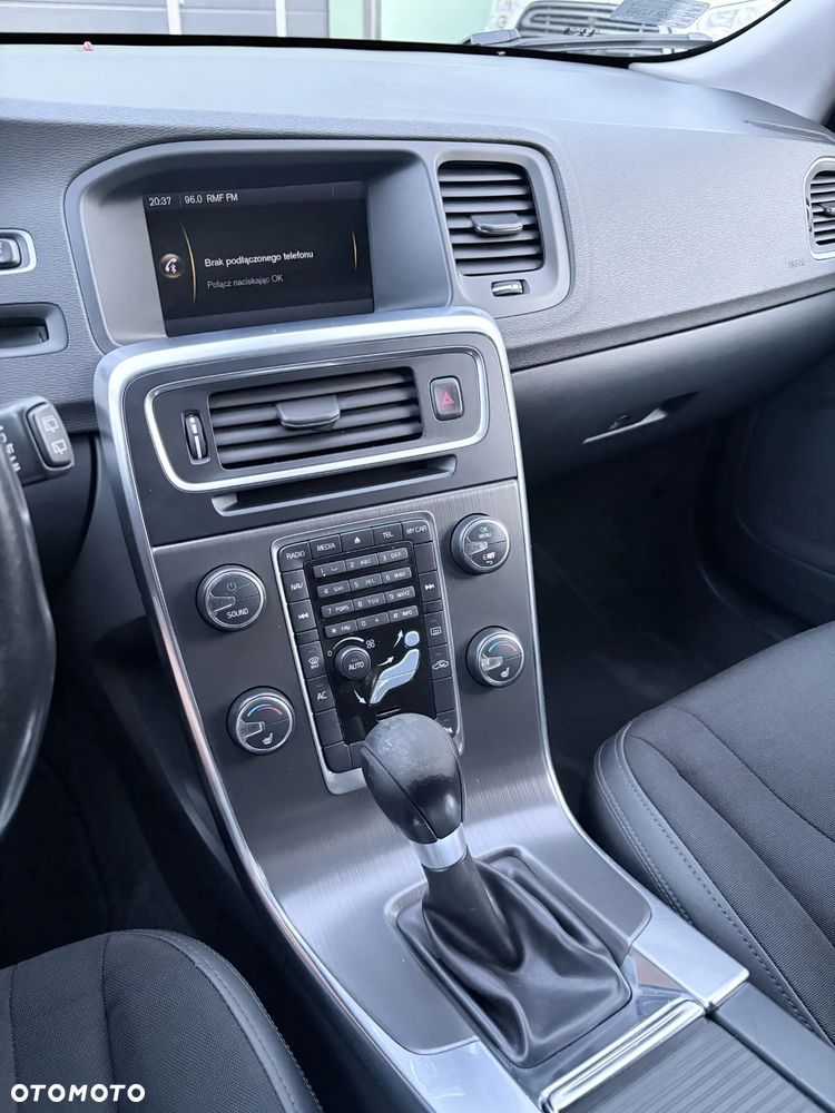 Volvo V60 D3 Summum - 14