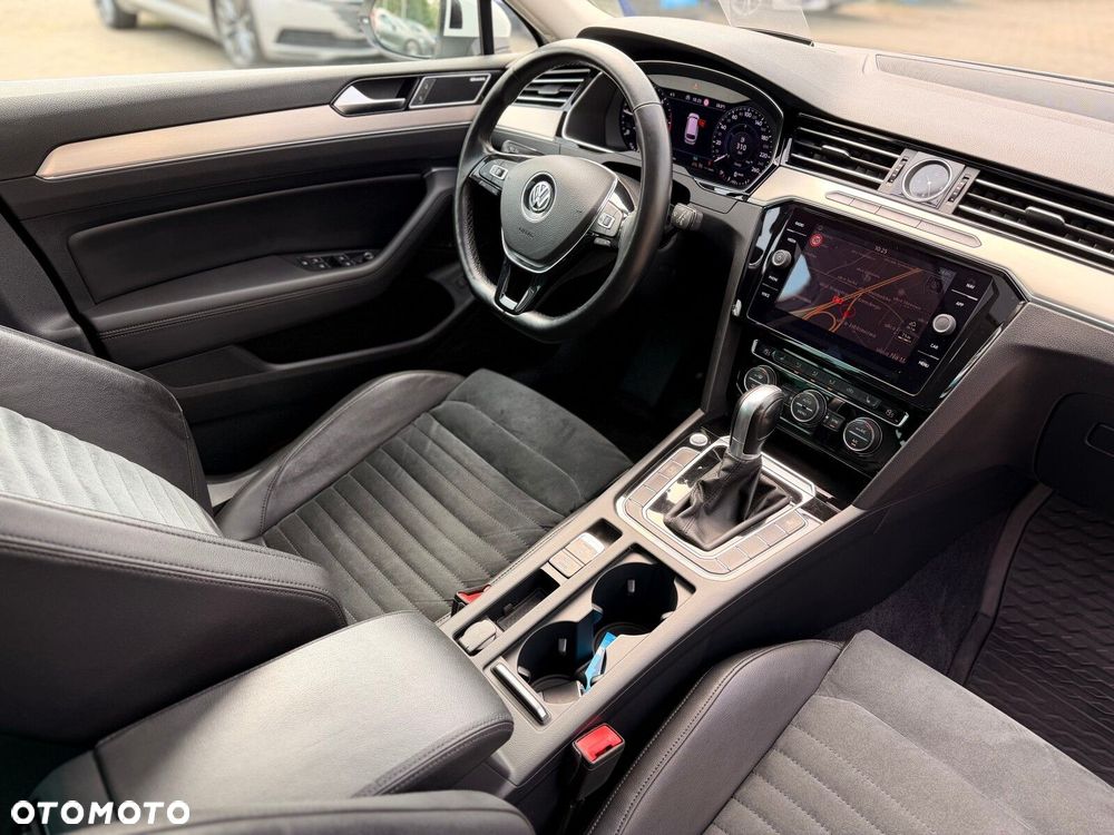 Volkswagen Passat - 31
