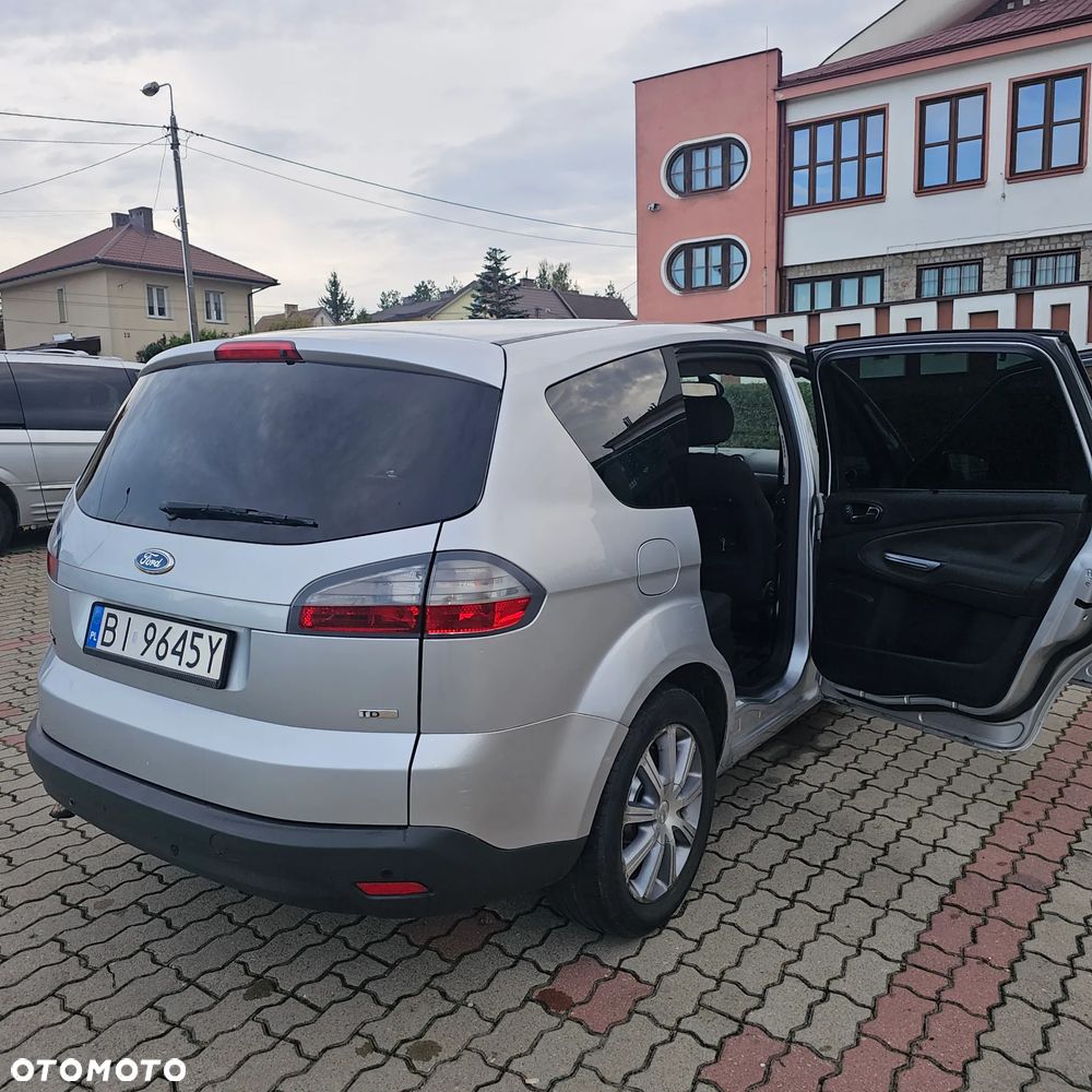 Ford S-Max - 10