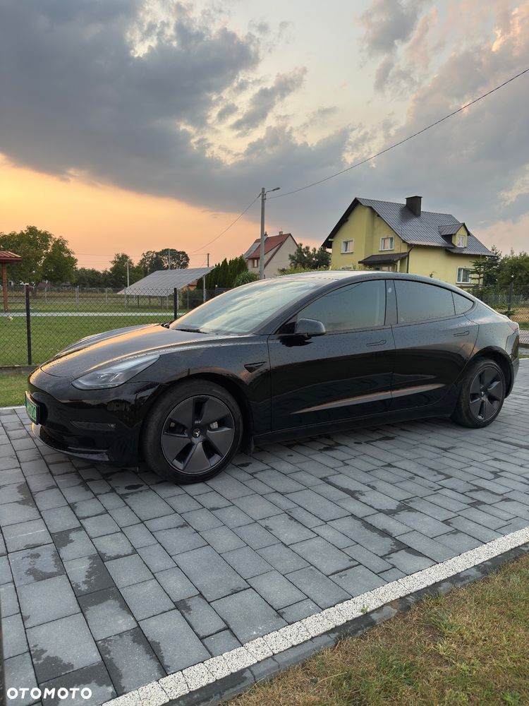 Tesla Model 3 - 7