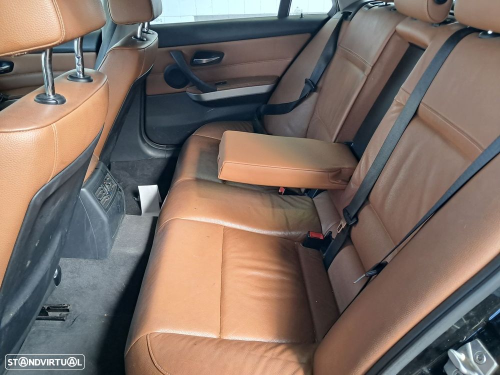BMW 320 d - 11