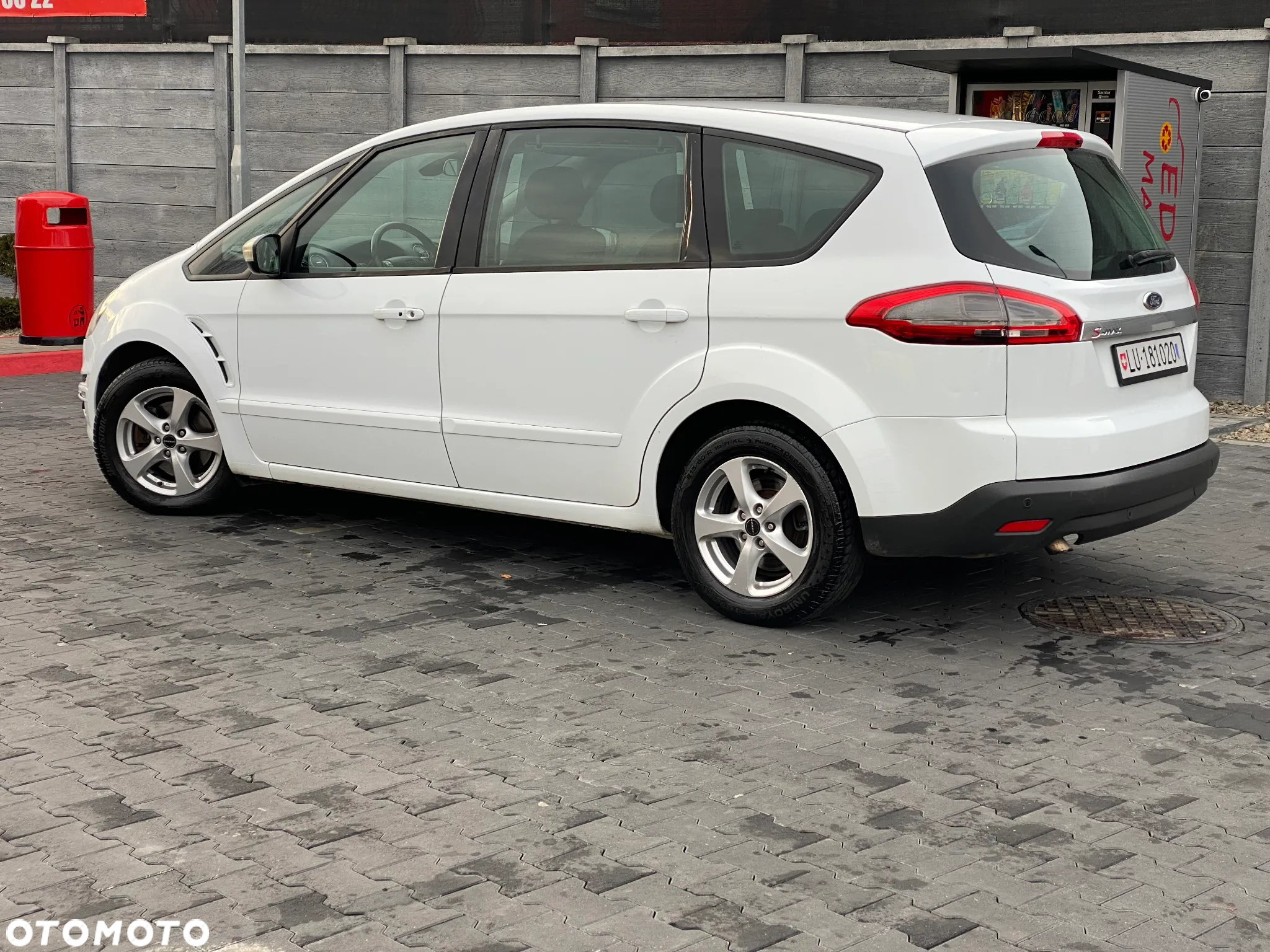 Ford S-Max - 12