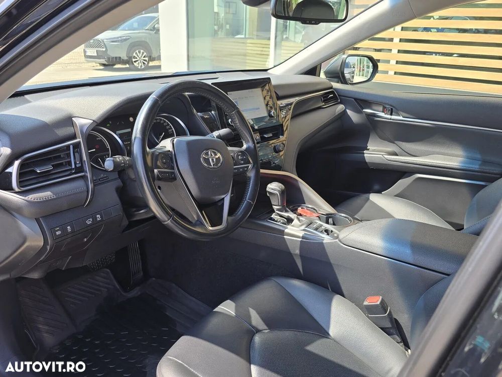 Toyota Camry - 10