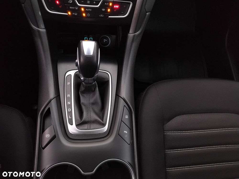 Ford Mondeo 2.0 Hybrid Trend - 17