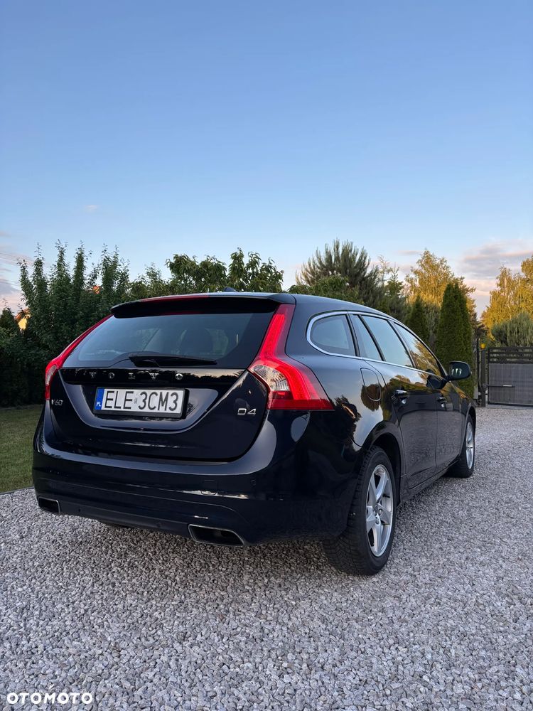 Volvo V60 D4 Drive-E Momentum - 4