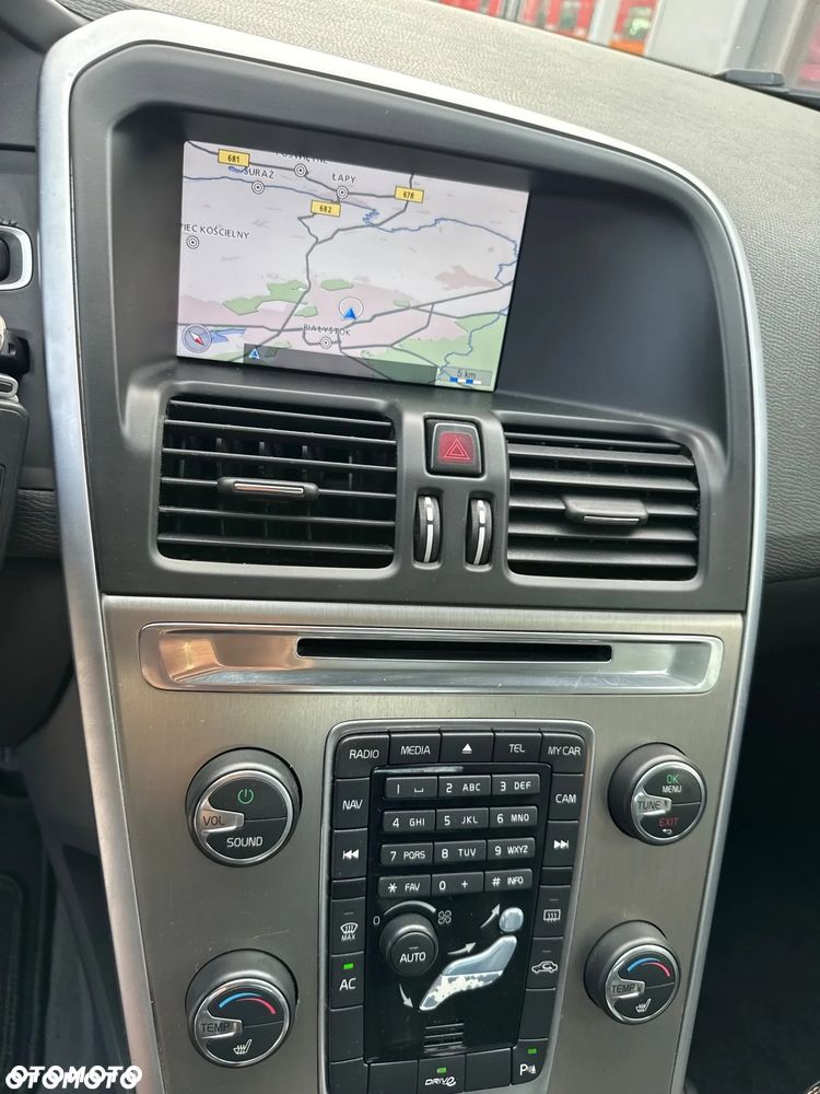 Volvo XC 60 D4 Momentum - 33
