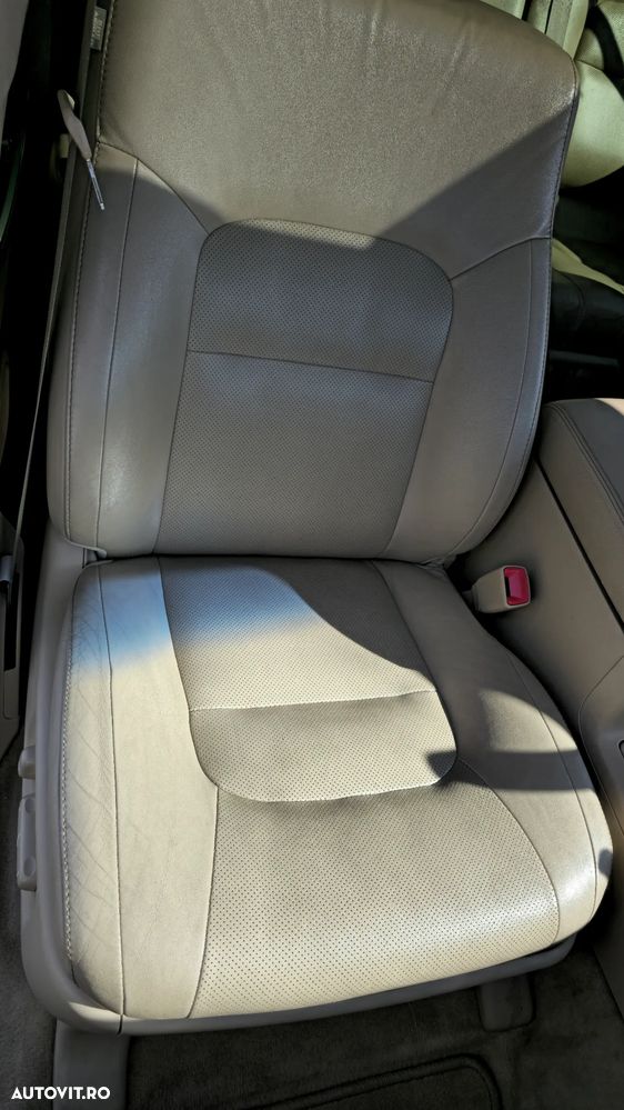 Toyota Land Cruiser 4.5 D-4D V8 Luxury - 38