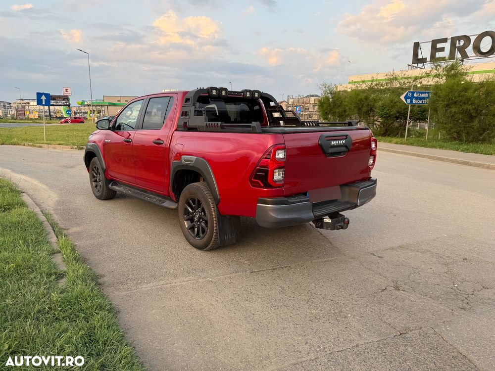 Toyota Hilux 2.8D 204CP 4x4 Double Cab AT Invincible - 3