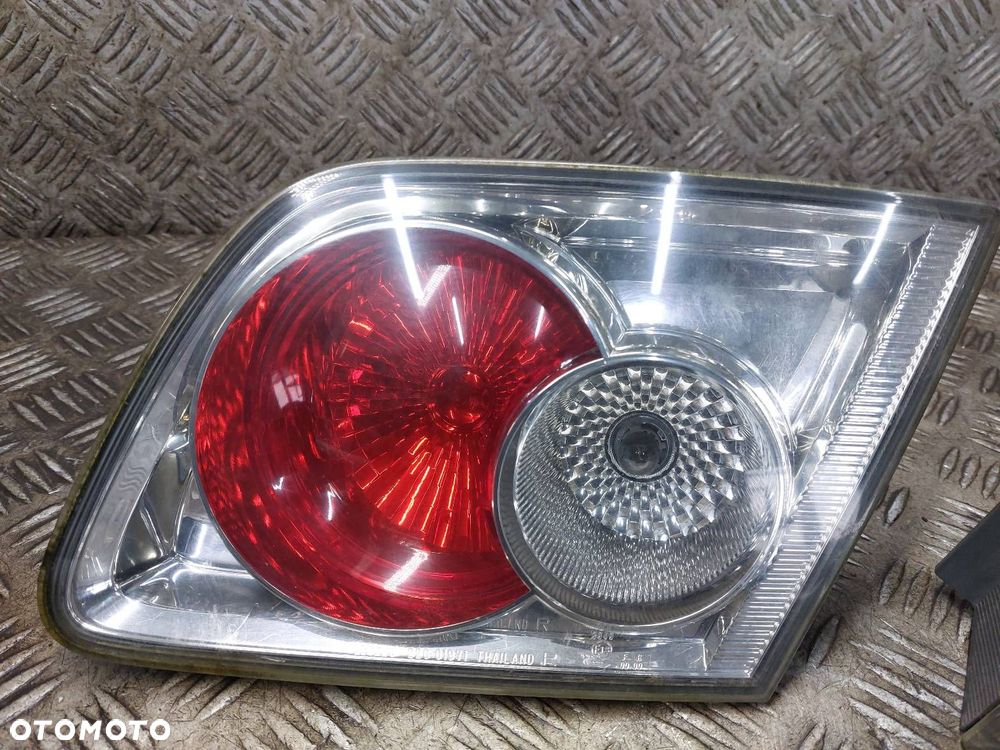 LAMPA LEWY TYŁ + PRAWY TYŁ KOMPLET W KLAPĘ W BŁOTNIK MAZDA 6 I HB 5D - 5