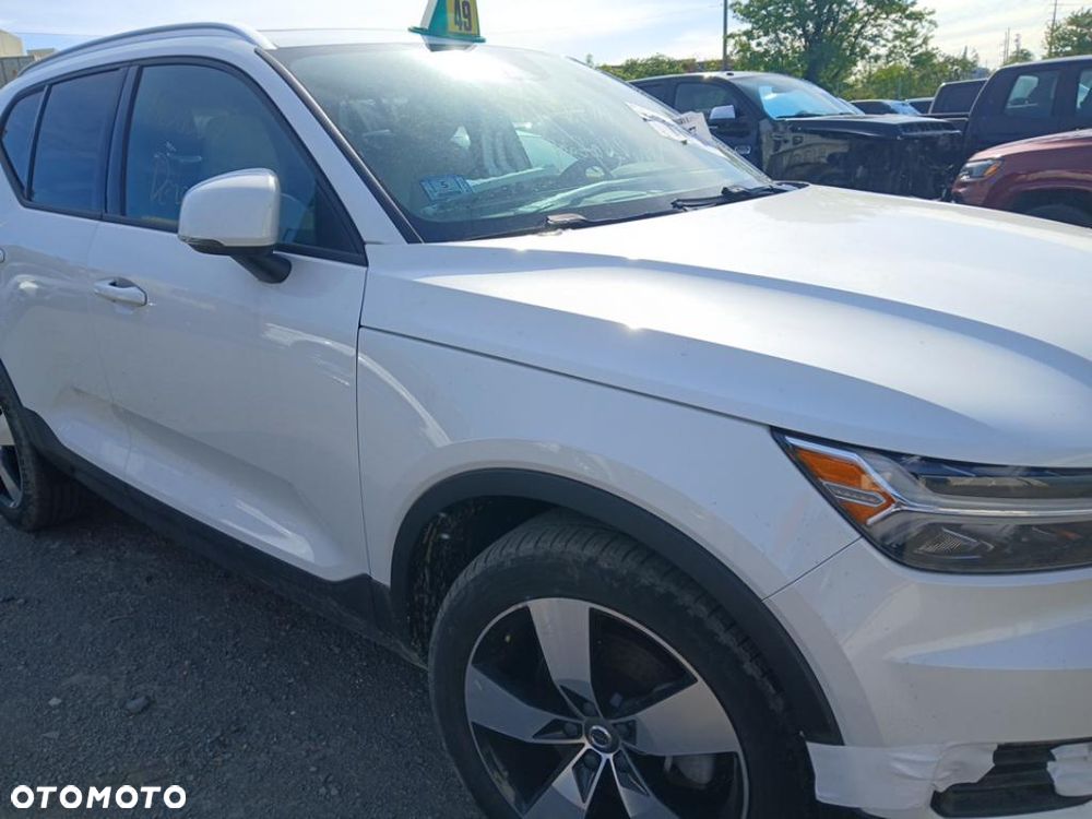 Volvo XC 40 T5 AWD Momentum - 19
