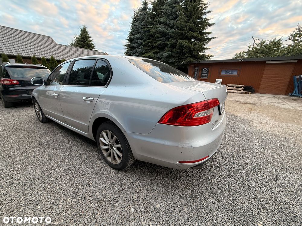 Skoda Superb 1.8 TSI Ambition Outdoor - 2