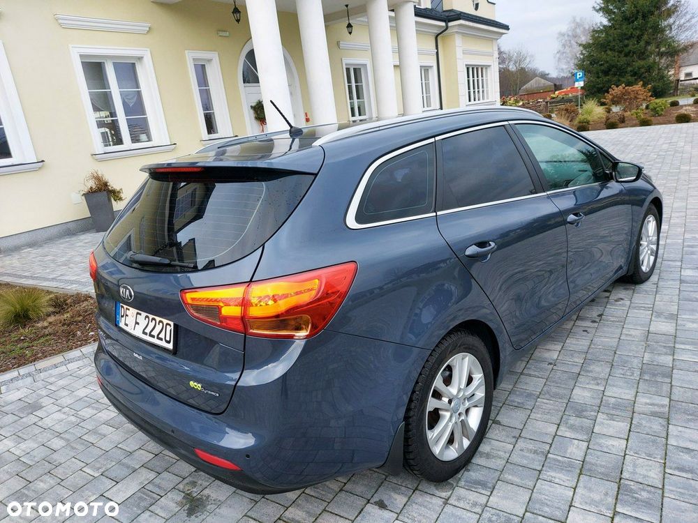 Kia Ceed - 13