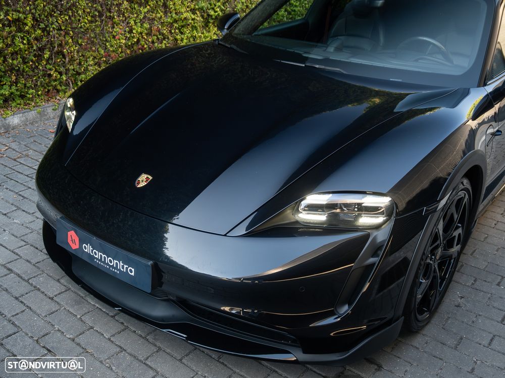 Porsche Taycan Cross Turismo 4S - 6