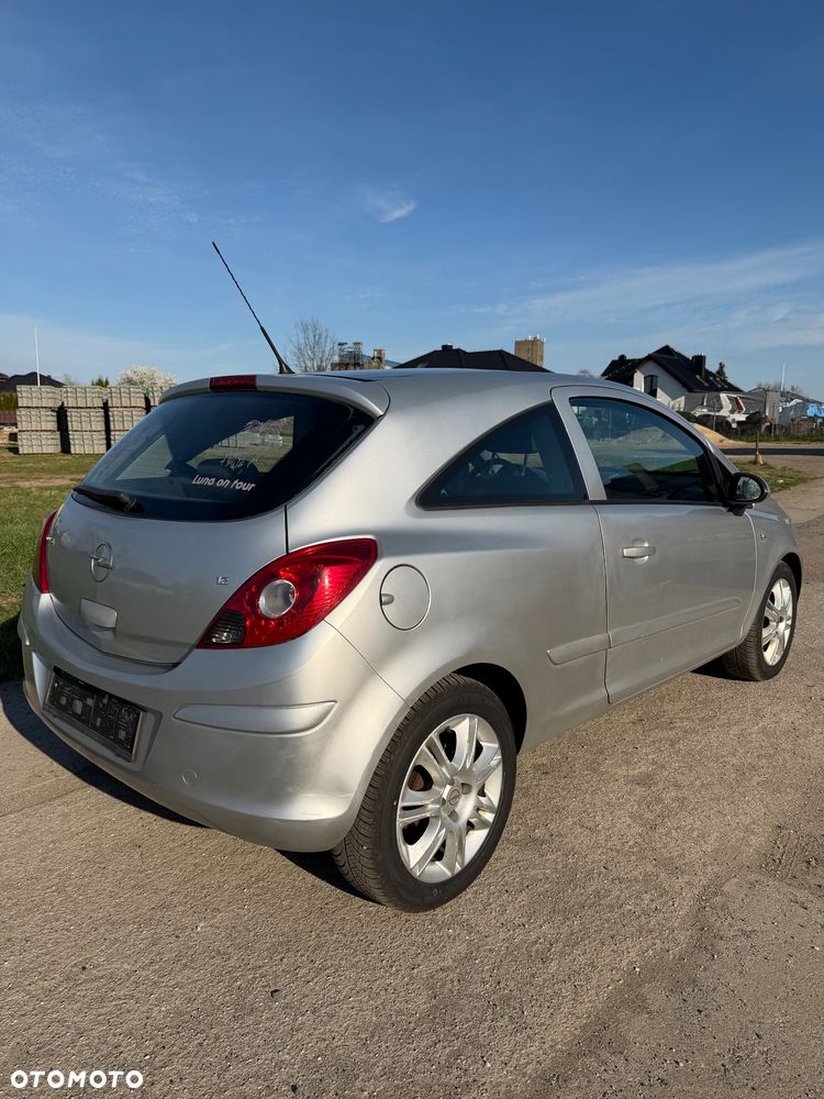 Opel Corsa 1.2 16V - 4
