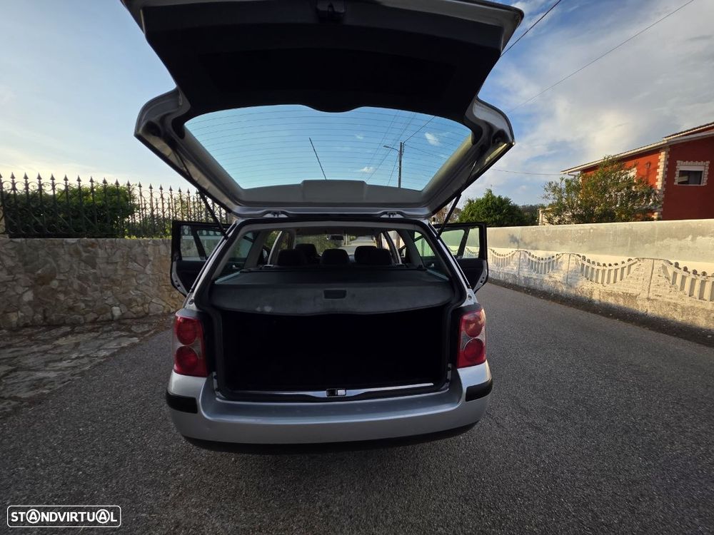 VW Passat Variant 1.9 TDi Confortline - 10