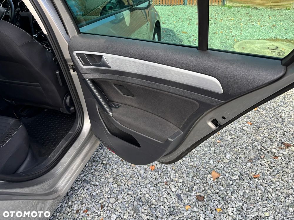 Volkswagen Golf 1.2 TSI BlueMotion Technology Cup - 20