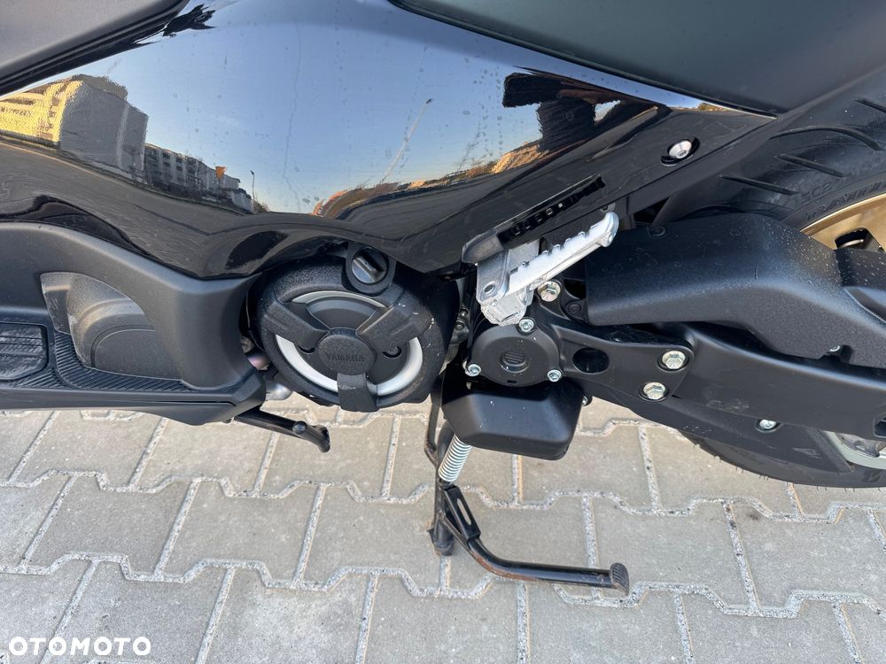 Yamaha Tmax - 16