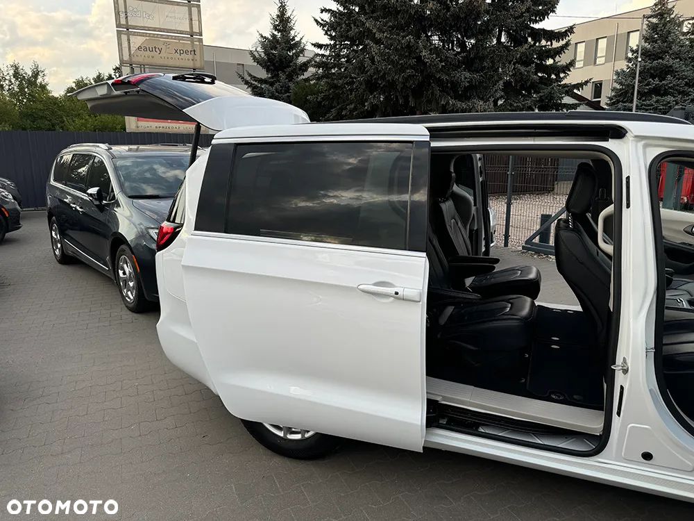 Chrysler Pacifica - 9