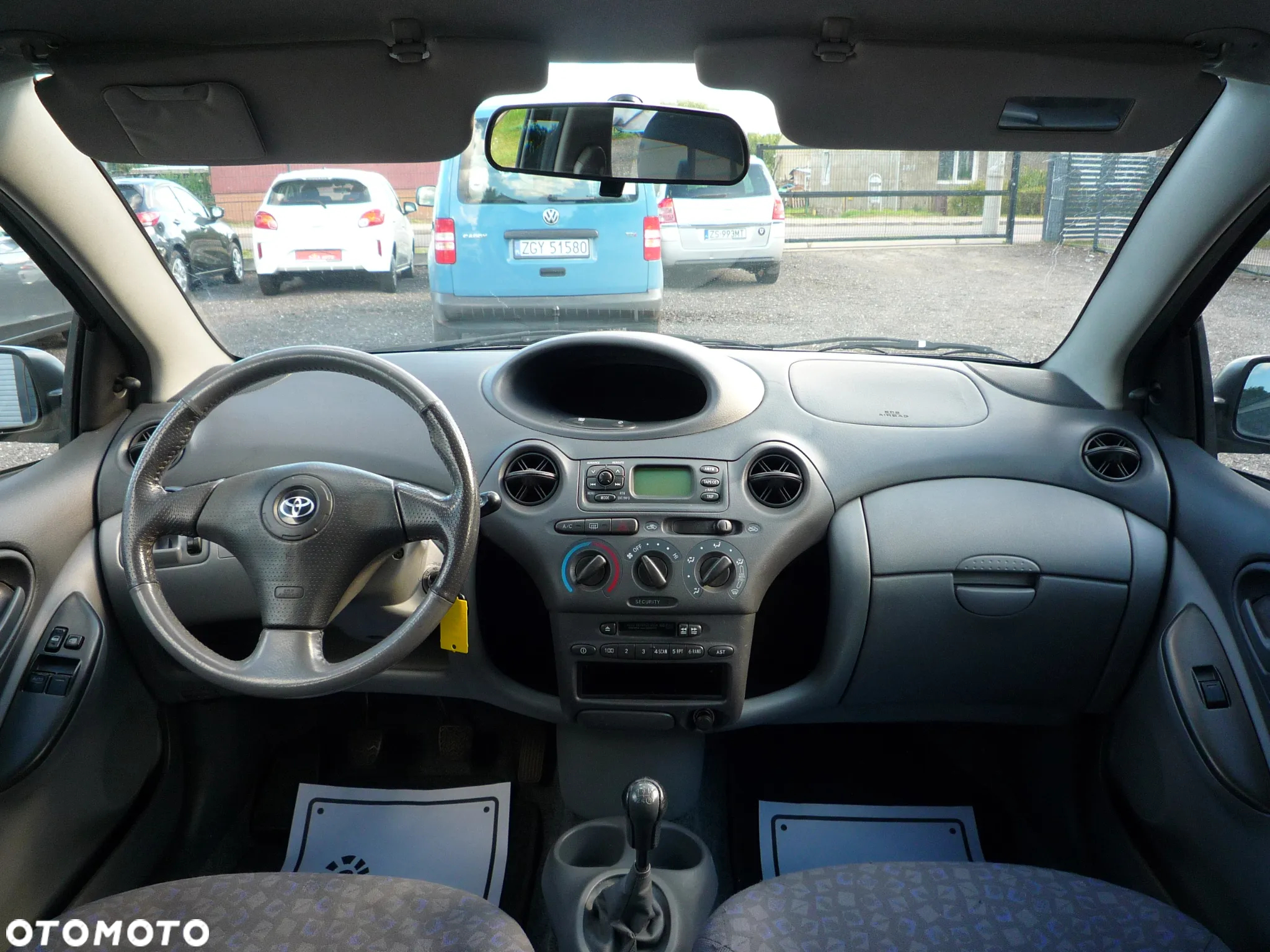 Toyota Yaris - 17