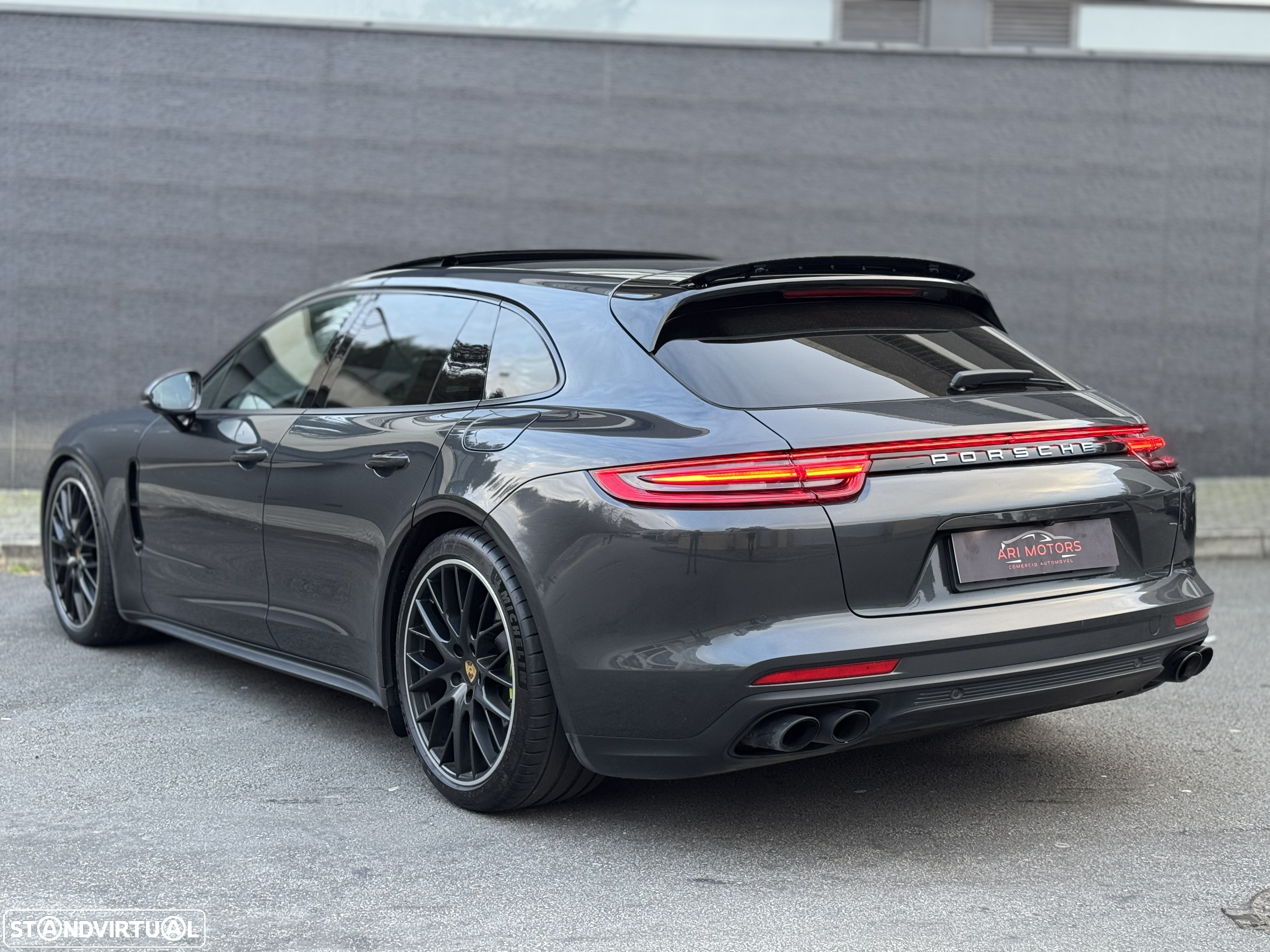 Porsche Panamera Sport Turismo 4 E-Hybrid - 11
