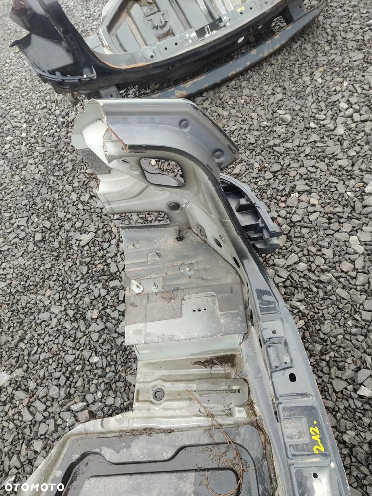 MERCEDES W212 Sedan Pas Tylny ĆWIARTKA Dupa ŚCIANA Wanna 197 - 8