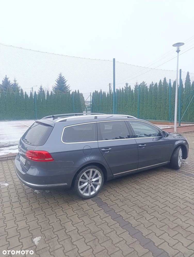 Volkswagen Passat 2.0 TDI Highline - 26