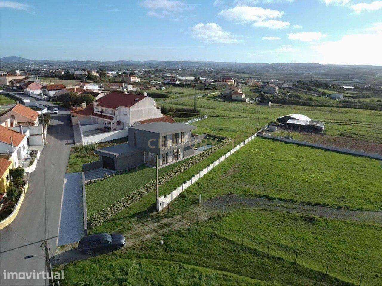 Moradia Zona Oeste com piscina a 45 minutos de Lisboa - Grande imagem: 3/9