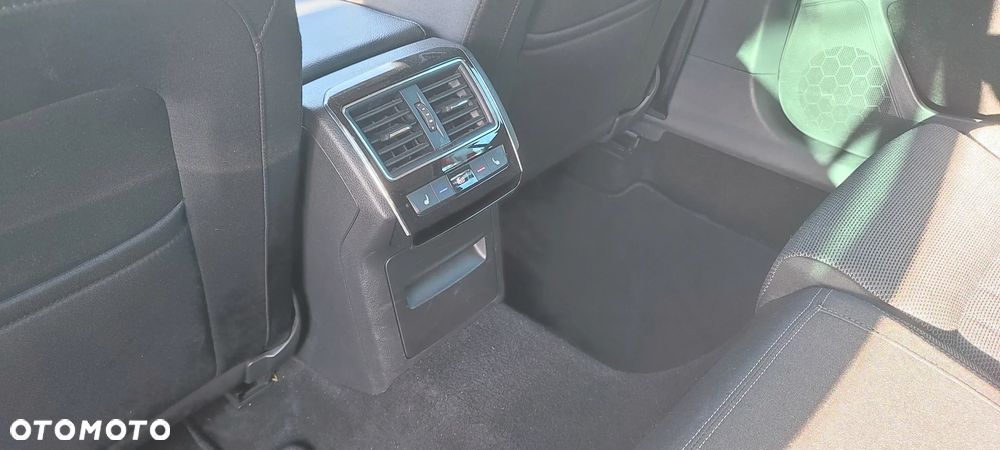 Skoda Superb 2.0 TDI SCR Ambition DSG - 20