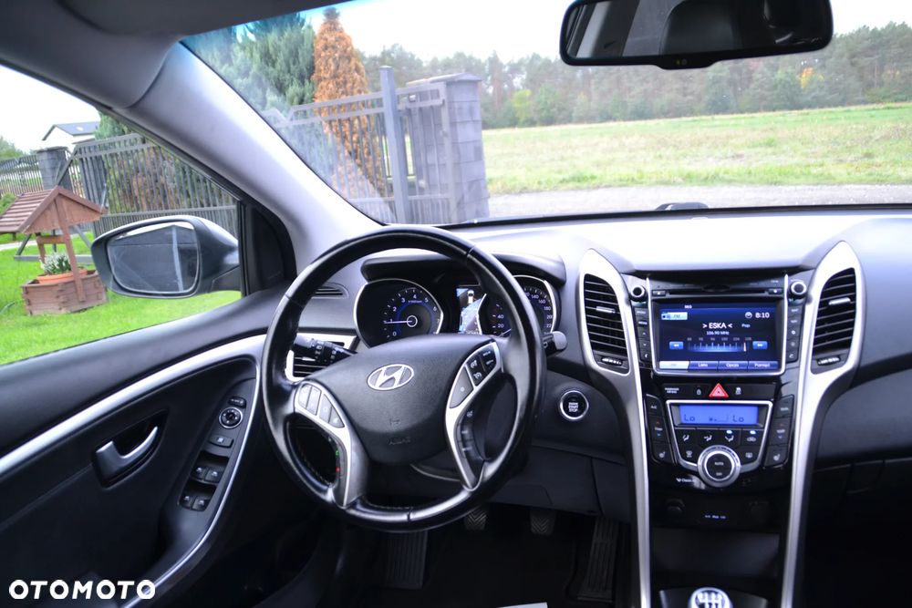 Hyundai i30 i30cw 1.6 Fifa World Cup Edition - 25
