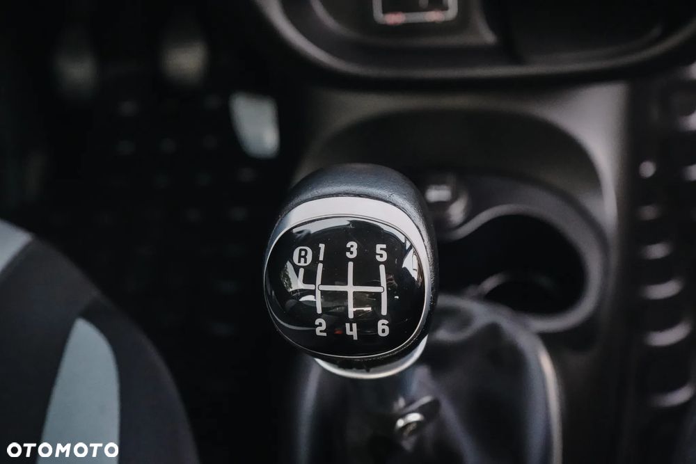 Fiat 500L 1.4 T-Jet 16V Lounge - 29