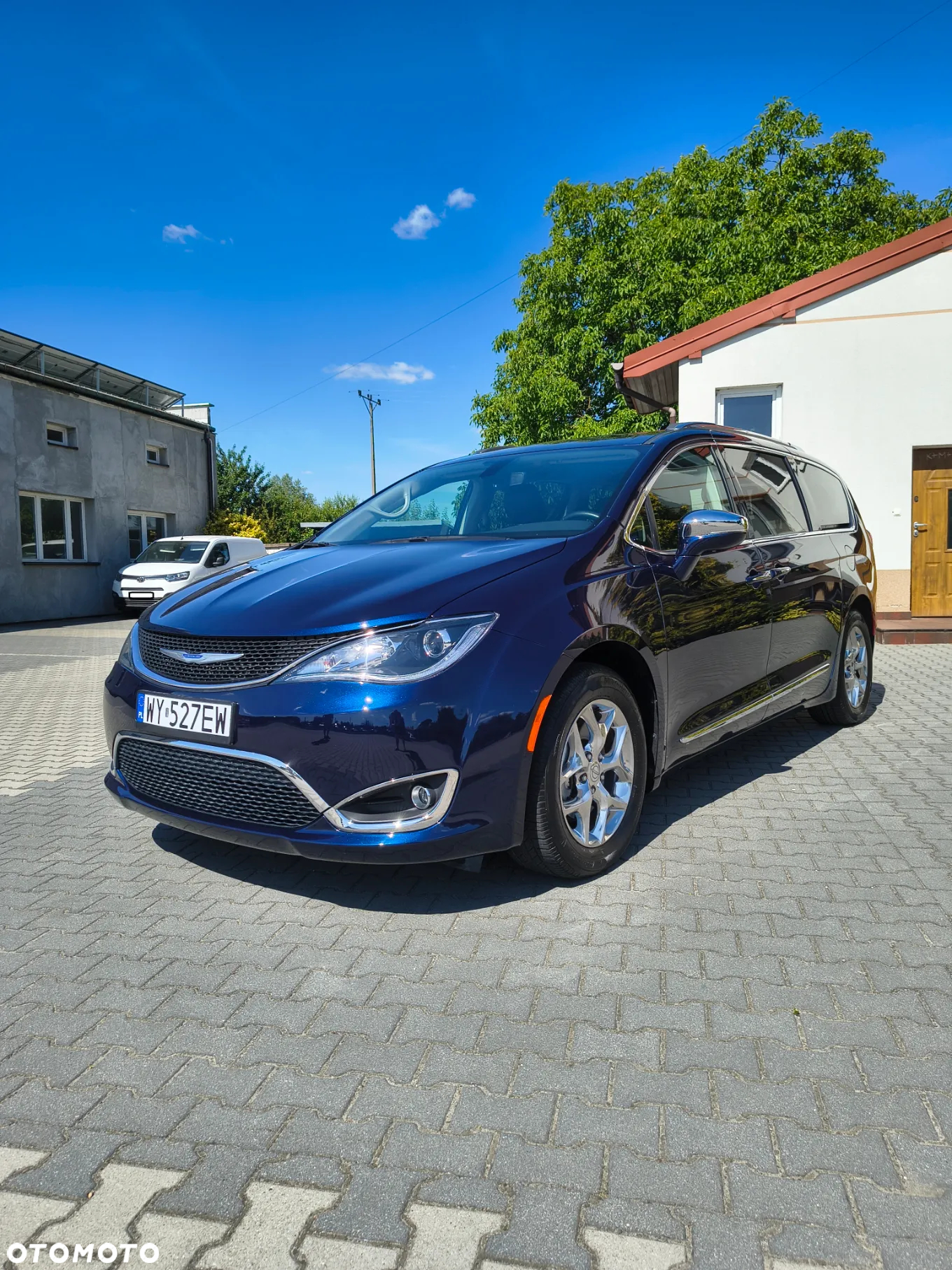 Chrysler Pacifica - 4
