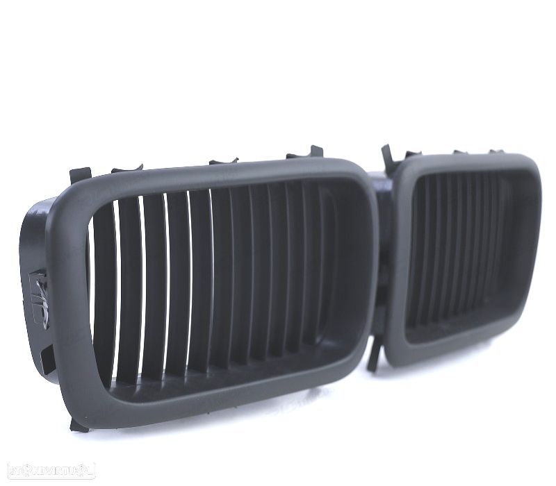 GRELHAS FRONTAIS BMW E38 94-01 LOOK PRETO MATE - 4