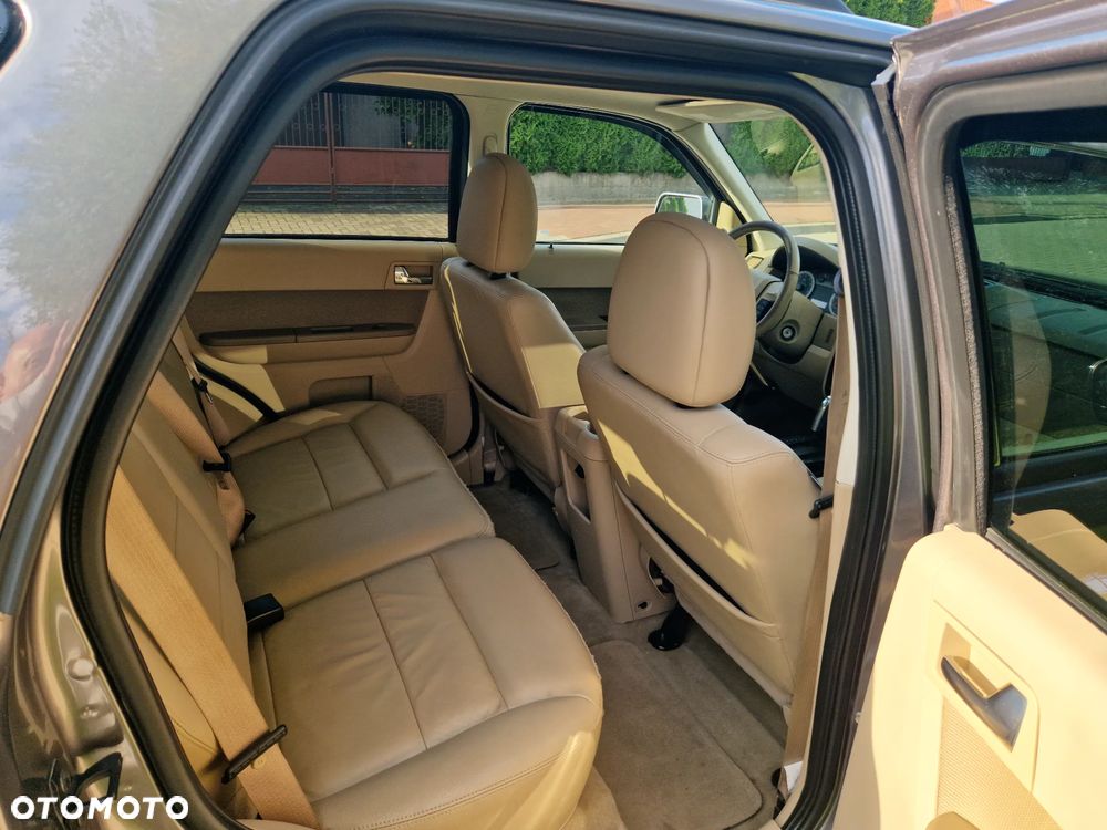 Ford Escape 3.0 XLT - 14