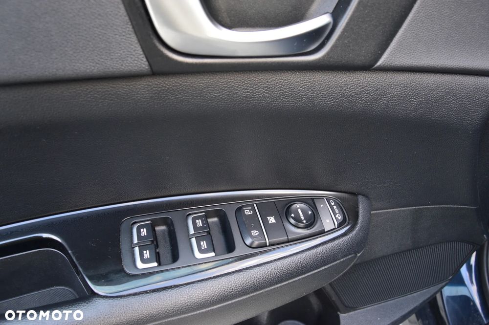 Kia Optima 2.0 L - 23
