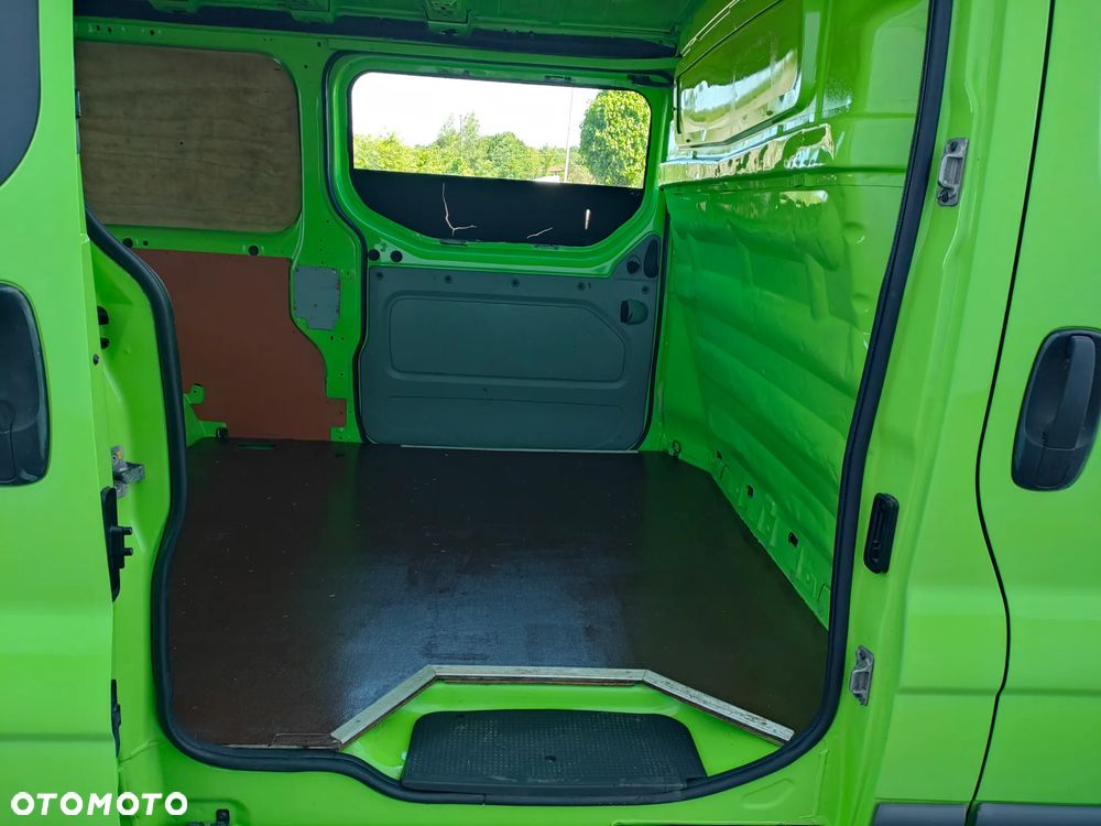 Renault Trafic - 16