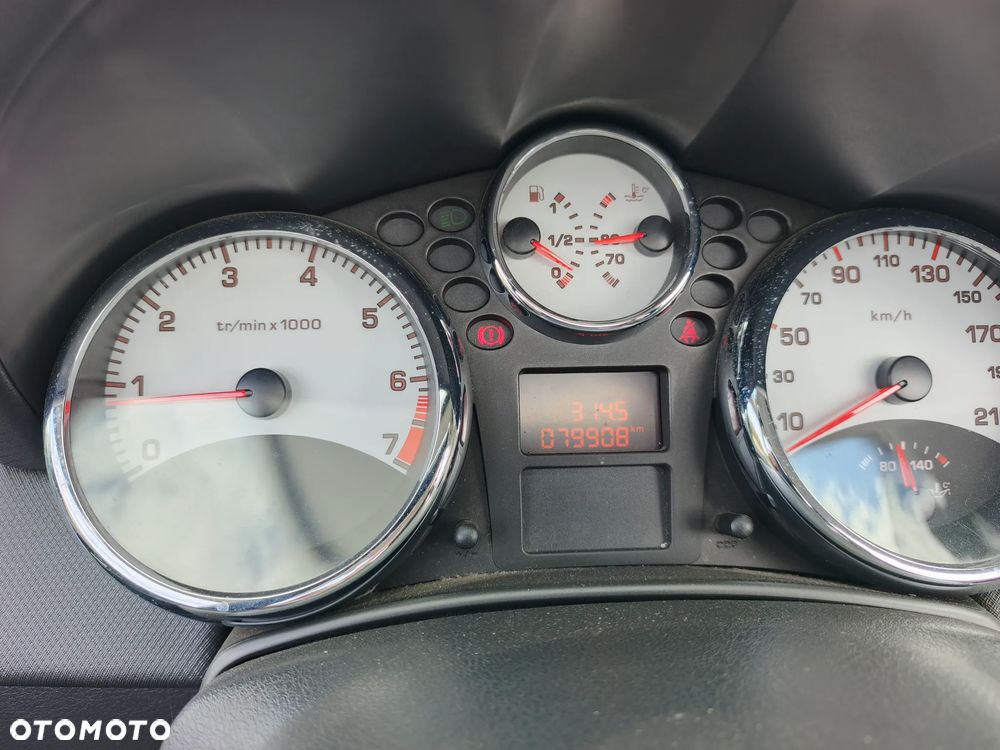 Peugeot 207 - 8