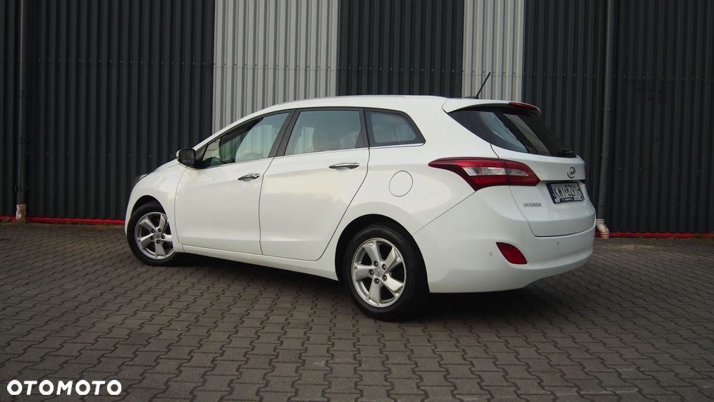 Hyundai i30 1.6 CRDi Automatik Style - 14