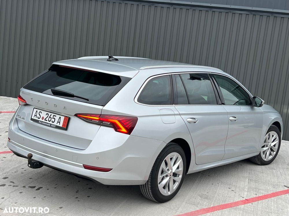 Skoda Octavia Combi 2.0 TDI DSG First Edition - 4